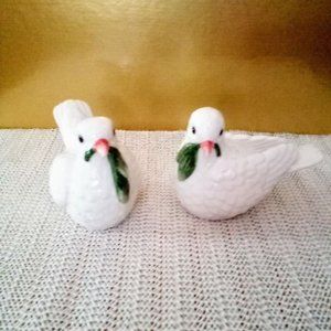 J Willfred Collectable Ceramic Dove Salt & Pepper Shakers